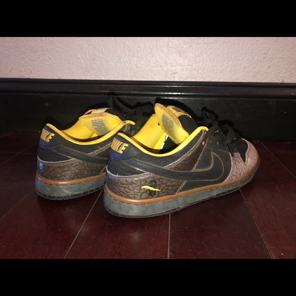 Nike SB Dunk Yellow Curb